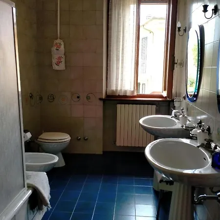 Affittacamere Sofia Con Uso Cucina E Ampio Giardino Penzion 3*